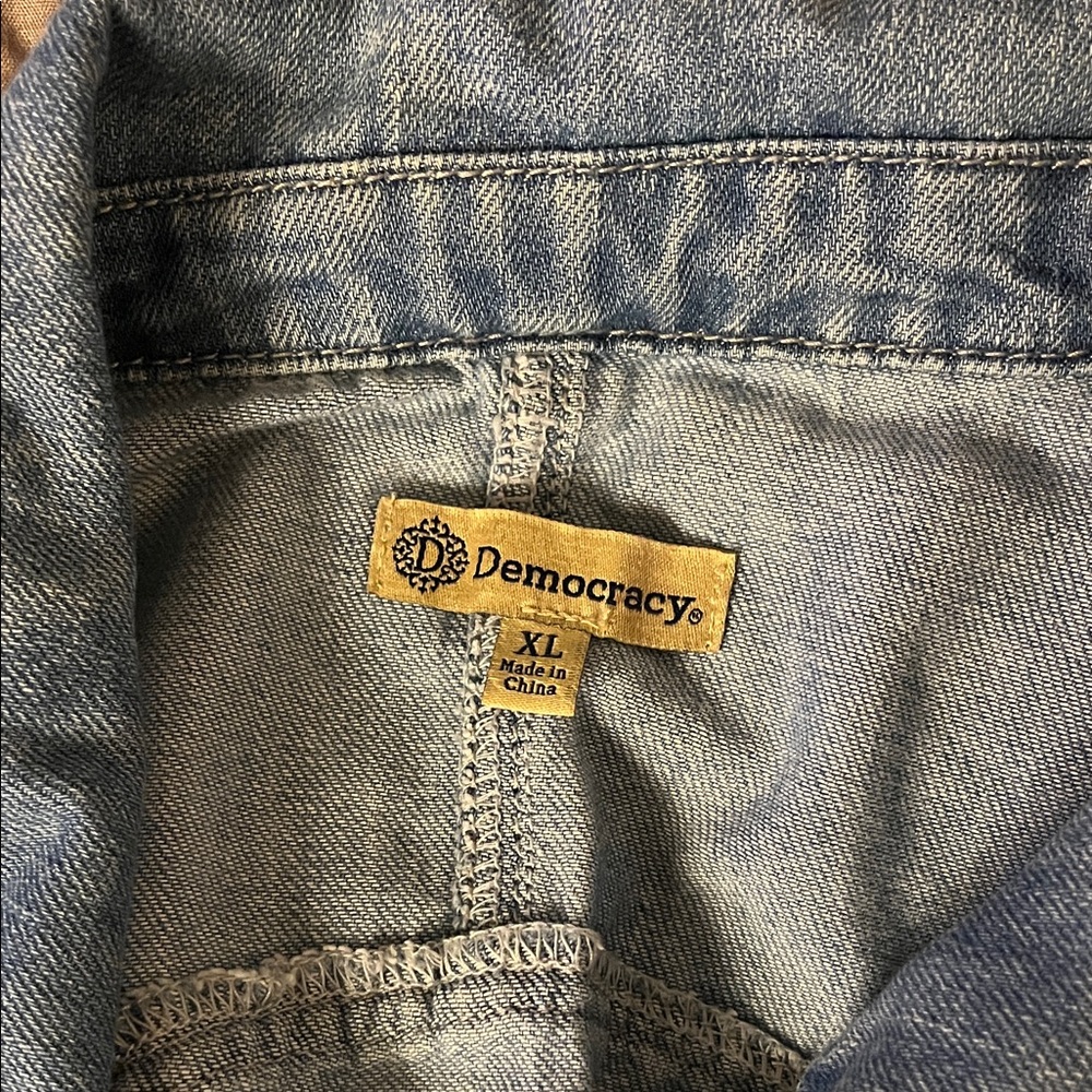 Democracy Blue Jean Jacket - Picture 4 of 5